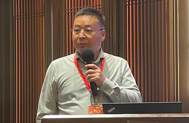 张仁义总经理演讲照片